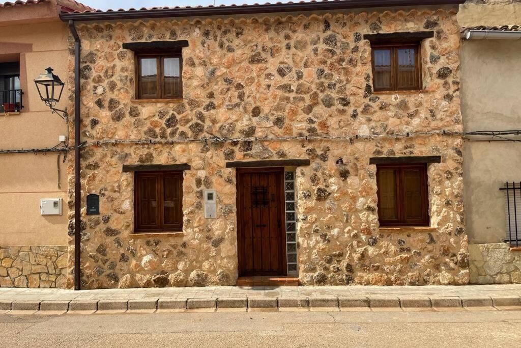 El Tranco Del Lobo Holiday home *