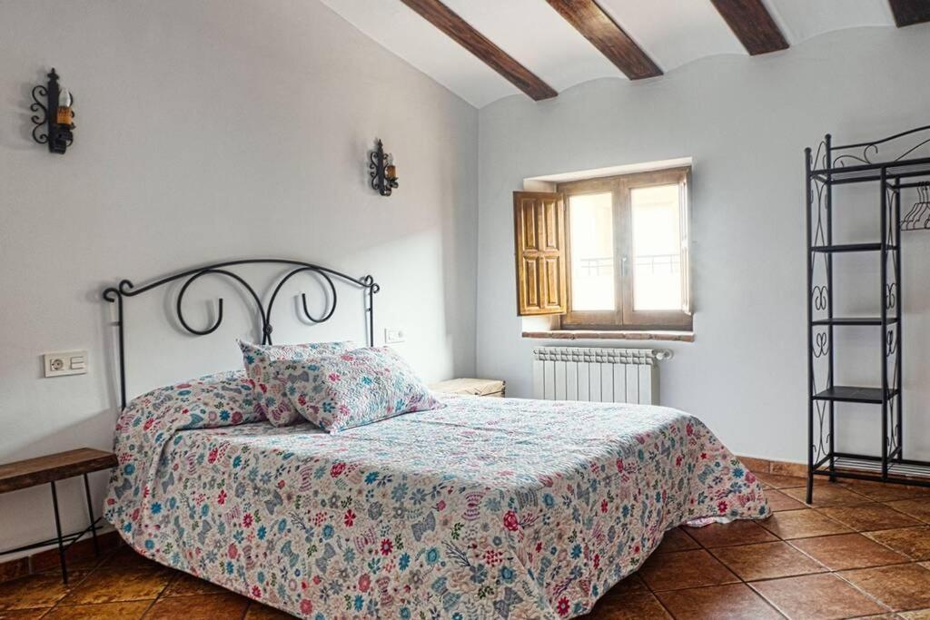 El Tranco Del Lobo Holiday home *
